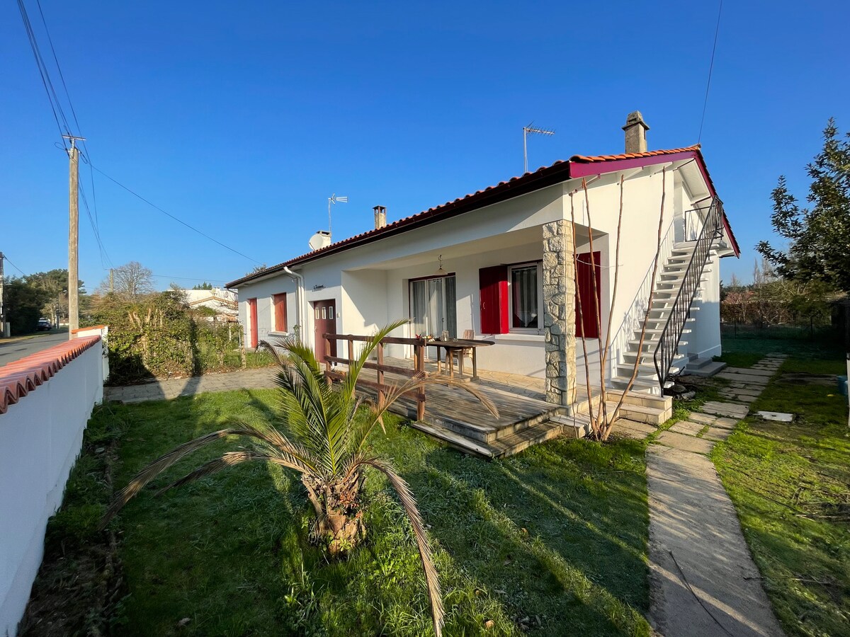 Successful Airbnb property: House close to beaches and forests in Saint Trojan Les Bains