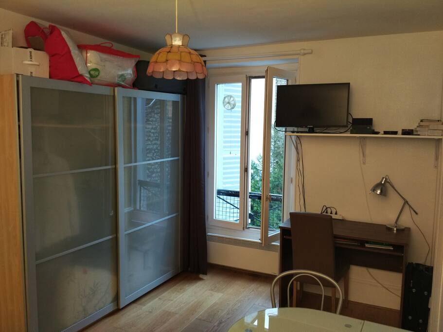 Cosy room with a flat screen TV, cable and fast internet