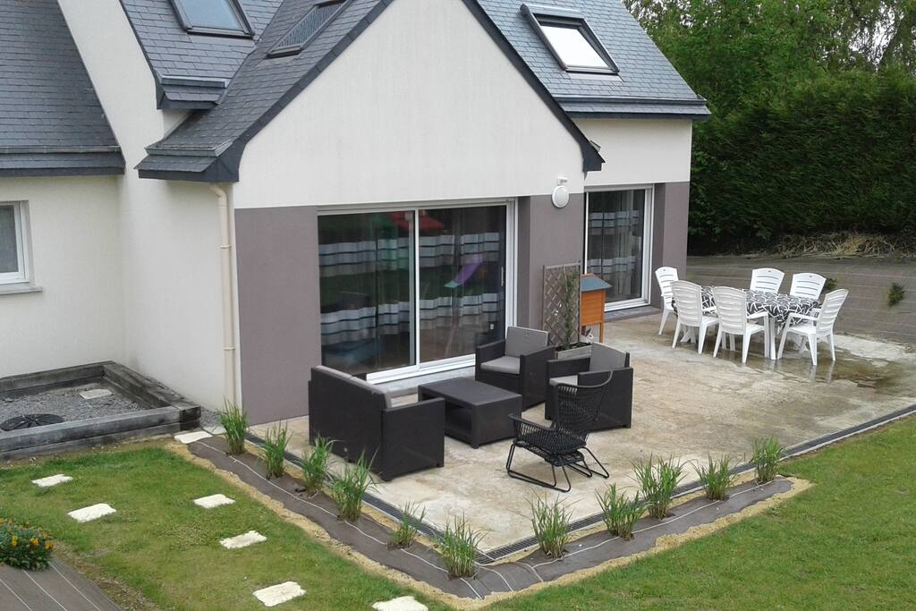 la maison et sa terrasse