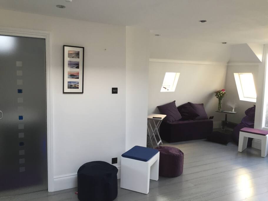 The open lounge