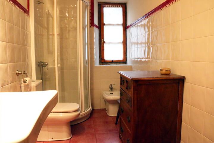 Caserio en el Goierri en plena naturaleza gallery image 5