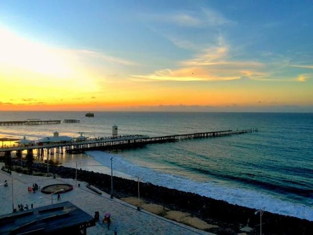 Flat no calçadão da Praia de Iracema,vista p/o mar