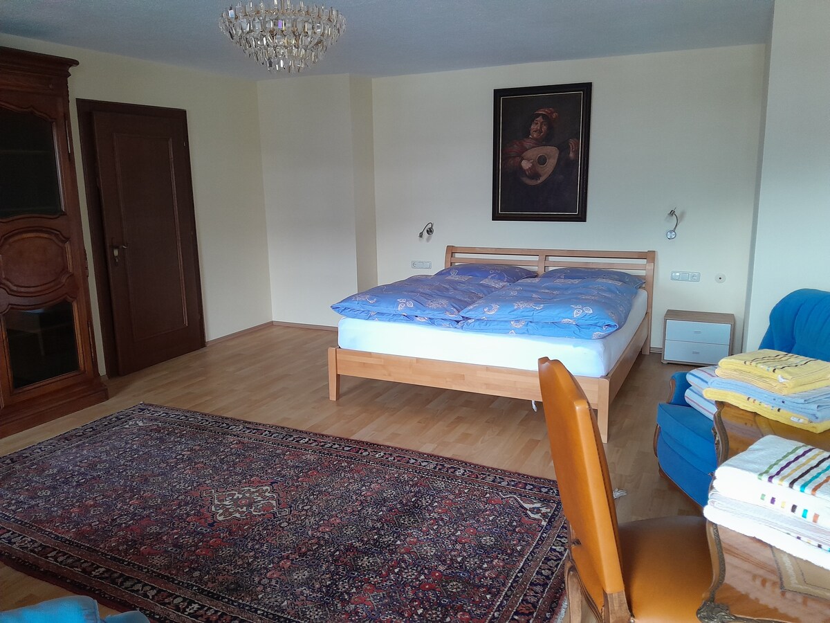 Slaapkamer 1, bed 2.00x2.00m