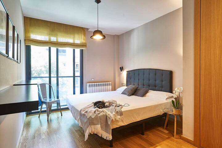 Great 2 bedroom&2bathroom flat in Eixample parking gallery image 2