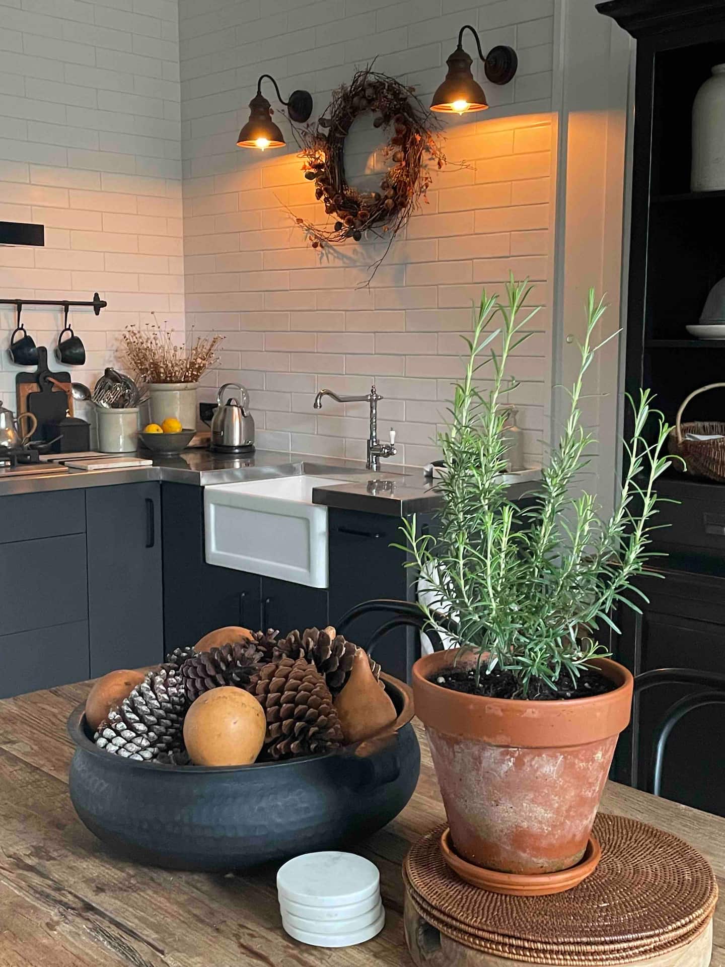Stylish Black Cottage For Two- Okoroire 5
