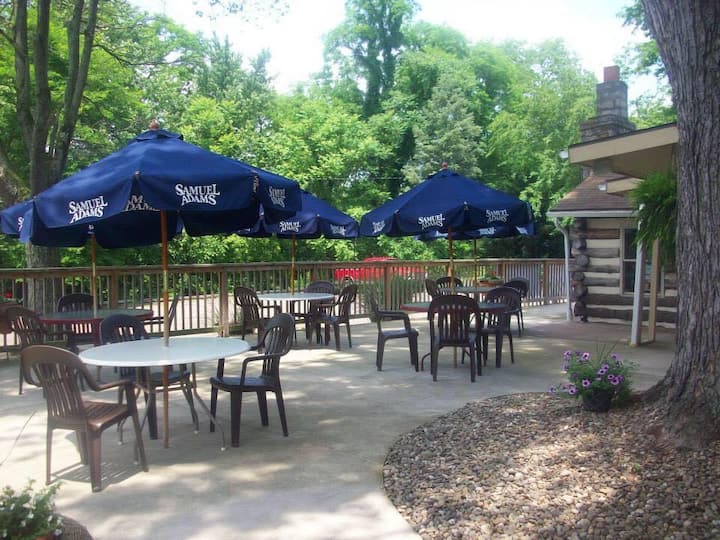 Log Cabin Inn Room 1 Serviced apartments for Rent in Muncy