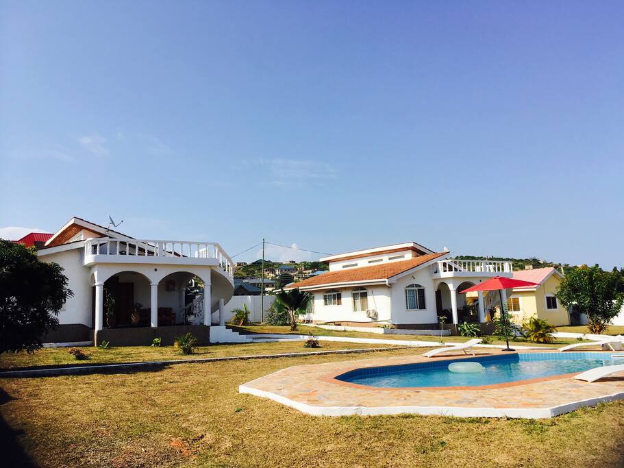 The bungalows seen from the pool area. The following pics refer to the one on the right.
