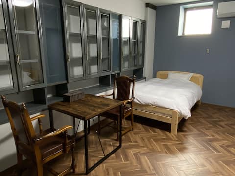 General · Same day reservation available "GOOD OLD HOTEL" Room 211 Target (No smoking)