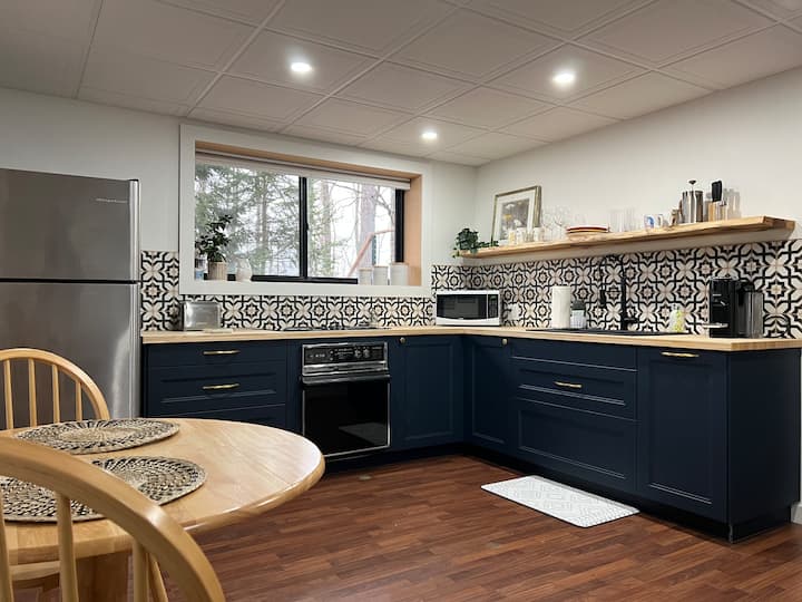 Halcyon Home nestled in nature! Guest suites for Rent in Gardiner