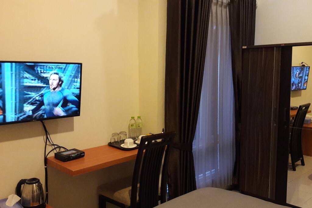 Working Desk and Closet inside bed room