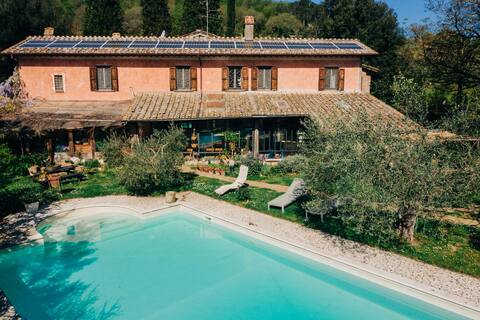 "Hortensiae" farmhouse