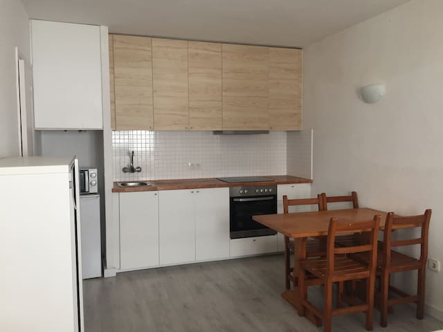 Estudio céntrico a un paso del casco antiguo