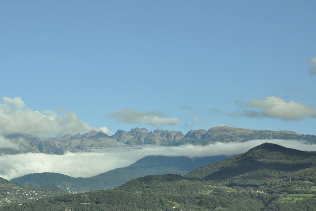 Vue panoramique de Belledonne depuis l'appartement