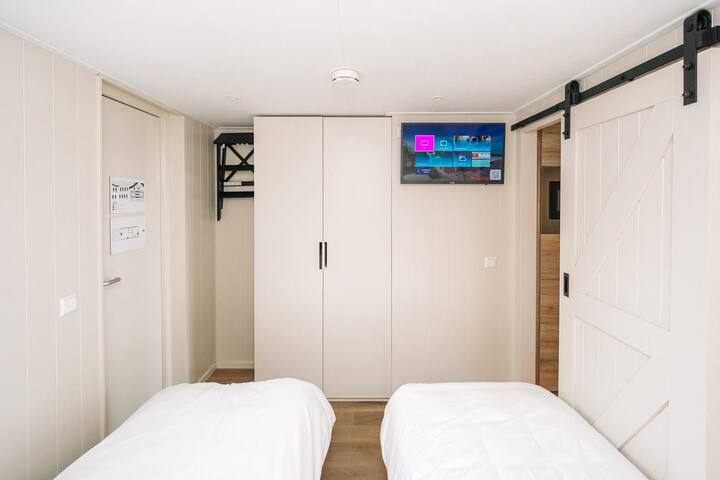 Strandpaviljoen Thalassa managed Airbnb listing 2
