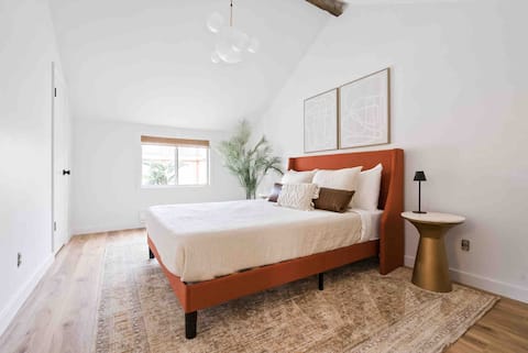 Relaxing home away from home - sleeps 4!