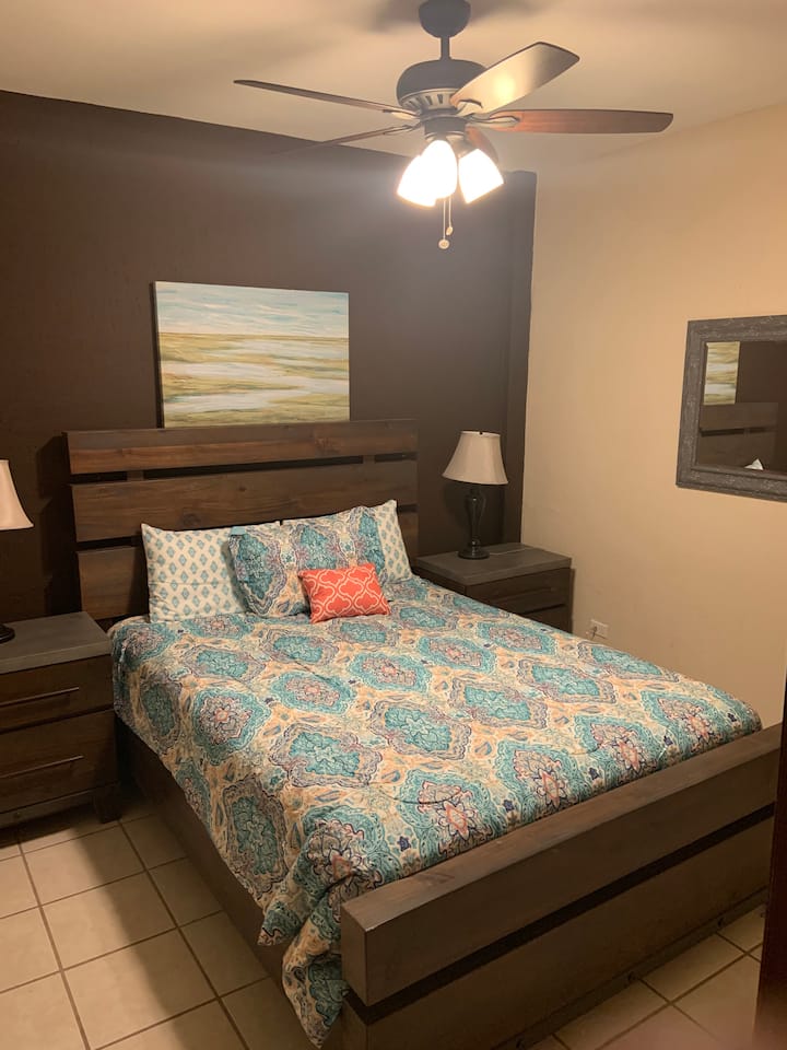 سرير الضيف الأوسط