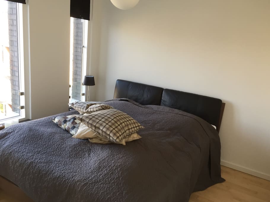 Queen size bed in master bed room