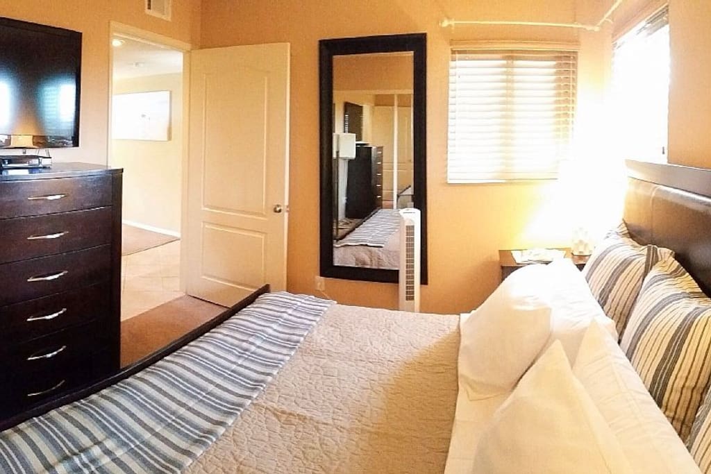 King Size bed, WiFi, Cable TV