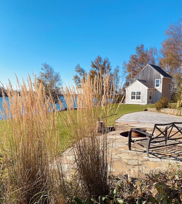 Big Island Cottage Cottages for Rent in Merigomish, Nova Scotia