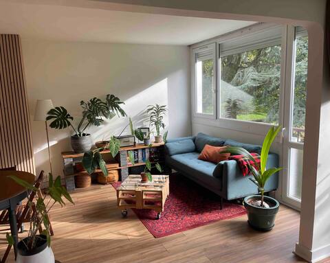 Top performing Airbnb: Cozy Lille Apartment in Bois Blancs