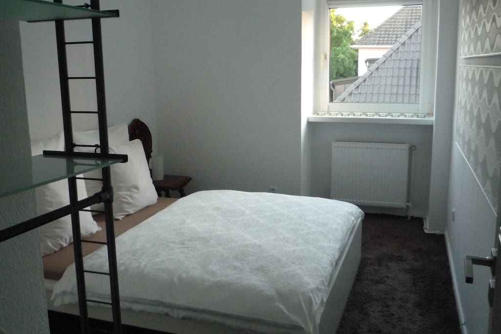 Schlafzimmer 2