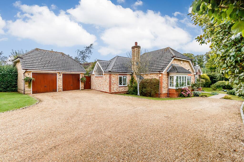 Large Open Plan Detached Home
