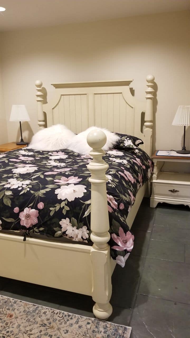 - Queensize slaapkamer 