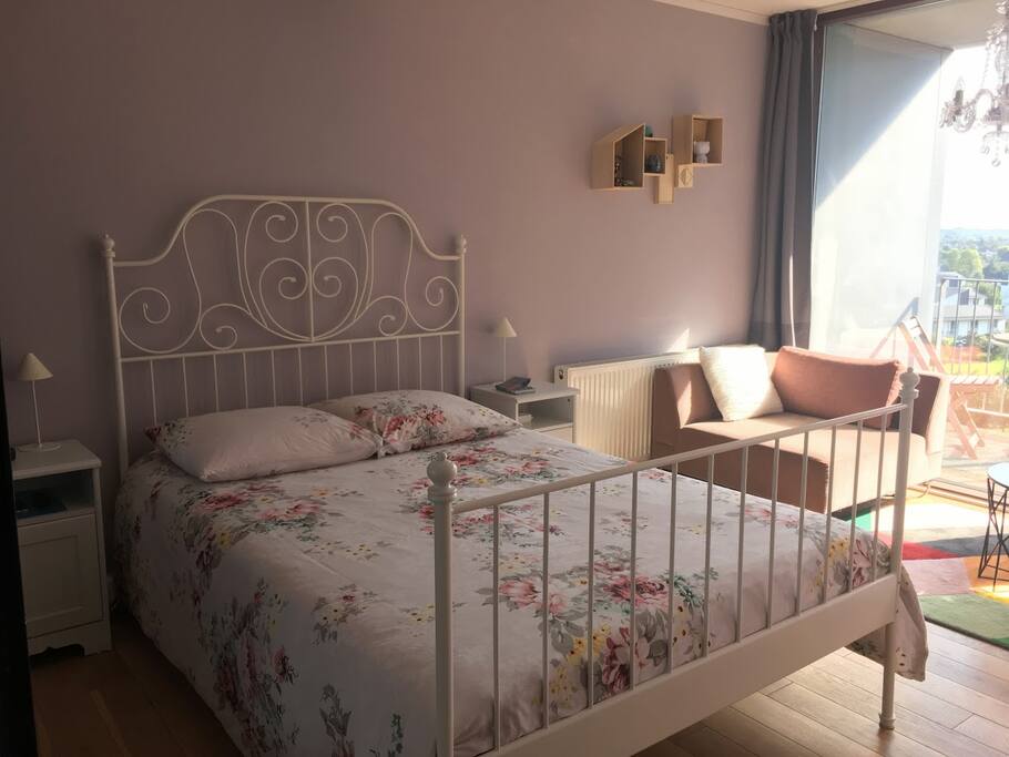 Bed room