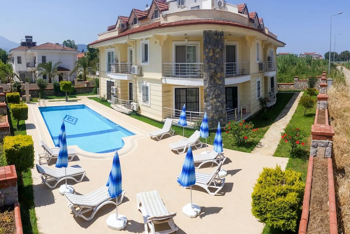 PLAJA ÇOK YAKIN 3+1 Eşyalı Daire