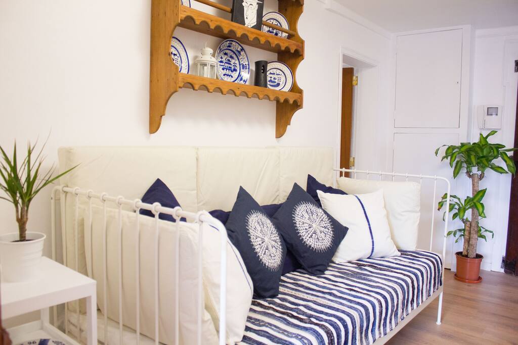 Sofa/single bed