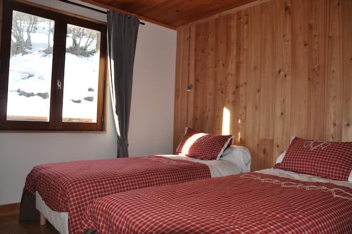 Chumba cha 2 cha kulala kuhusiana na sehemu ya kuishi