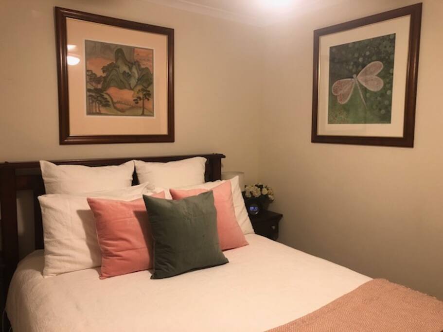Peaceful & relaxing ambiance. in the freshly decorated bedroom