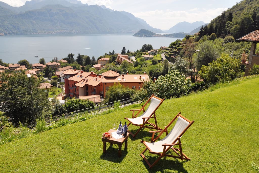 giardino dove rilassarsi o prendere il sole e vista di Bellagio, Varenna e paesaggio del centro lago