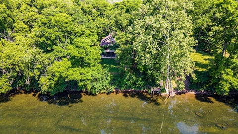 Waterfront Cabin - Family and Dog Friendly