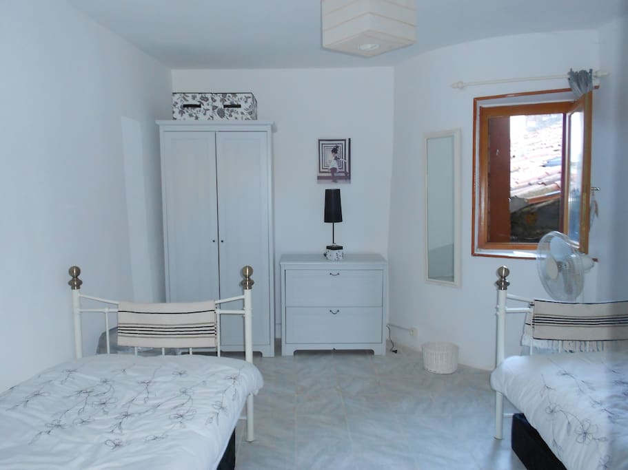 Looking into Twin bedroom.