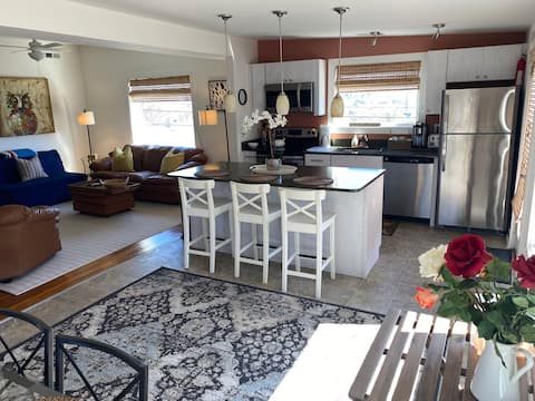 Belmont Views - Beautiful, Spacious Apartment