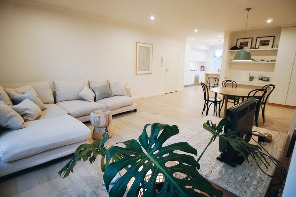 Open-Plan Living / Dining