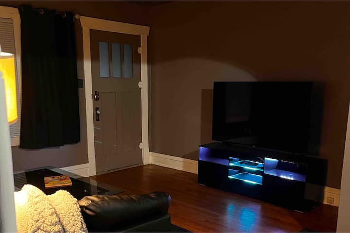 Oasis 2 Bdrm Apartment With Off Street Parking. - Mount Zion, IL
