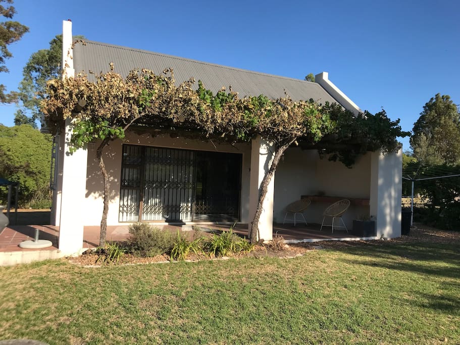 Lauradale Guesthouse - Rose Two-Bedroom Self-catering Cottage