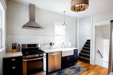 Renovated Historic Home close to Downtown GR!