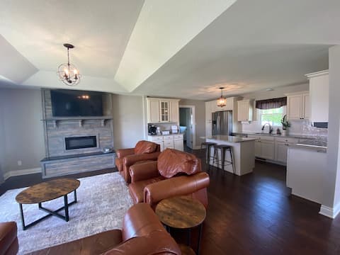 Aunt B's House *No Cleaning Fee*