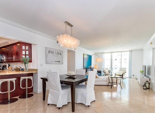 2bd/2bth Directly on the beach. Direct Ocean views gallery image 4
