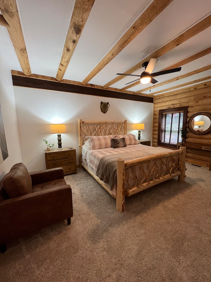 Bedroom 1-Master En Suite-KING-Main Level