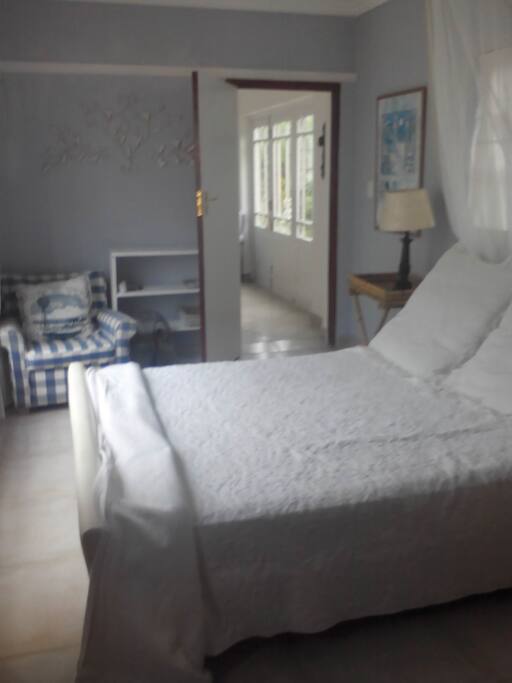Separate queeñ bed with mosquito net
