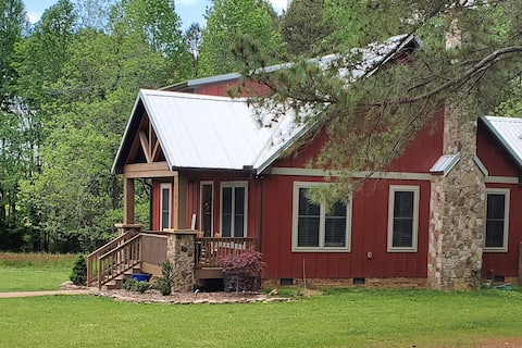 Pet Friendly Countryside Cottage Near NC Zoo