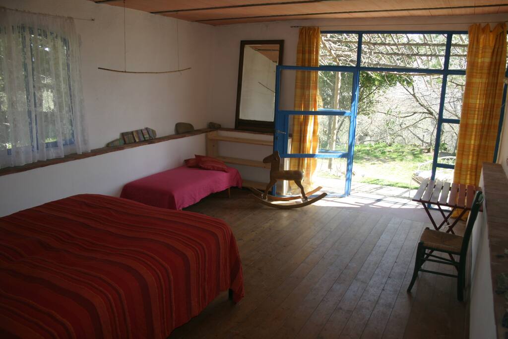 Wohnung mit Doppelbett