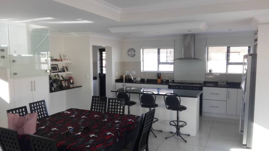 Entire family house for your next holiday. gallery image 4