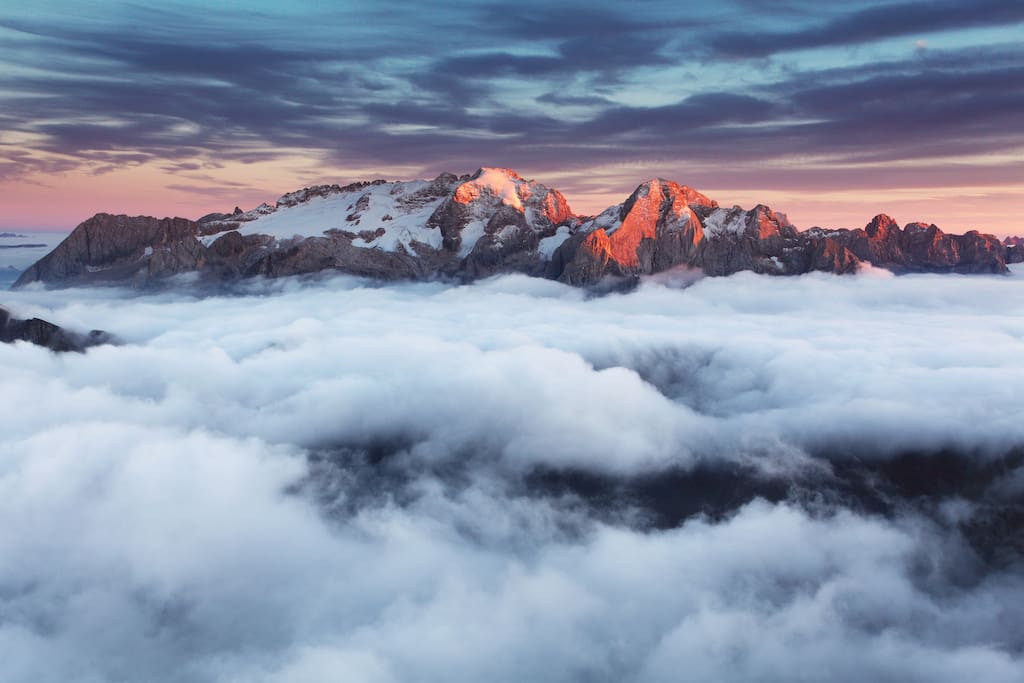 Marmolada 3343.mt
la cima piu alta delle Dolomiti.
Tramonto in estate
