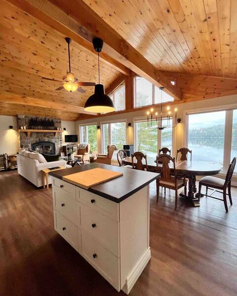 Four Season Lakefront Home with Stunning Views
