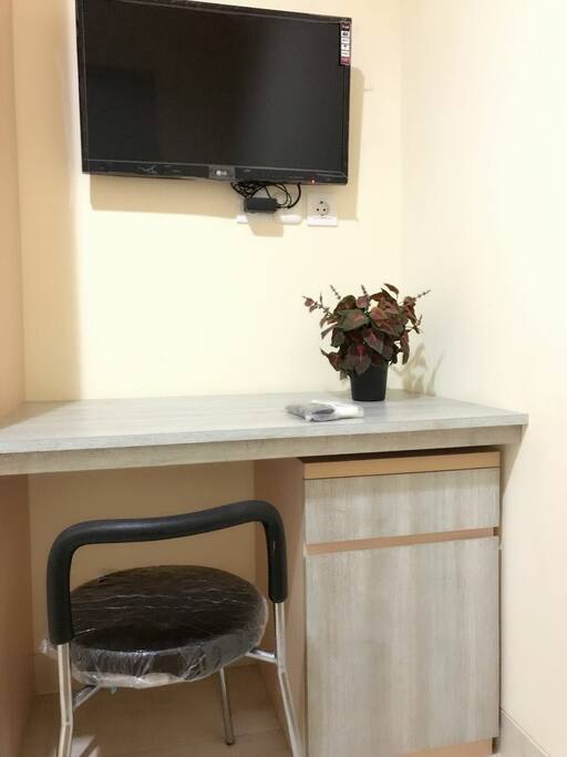 Tv & working table